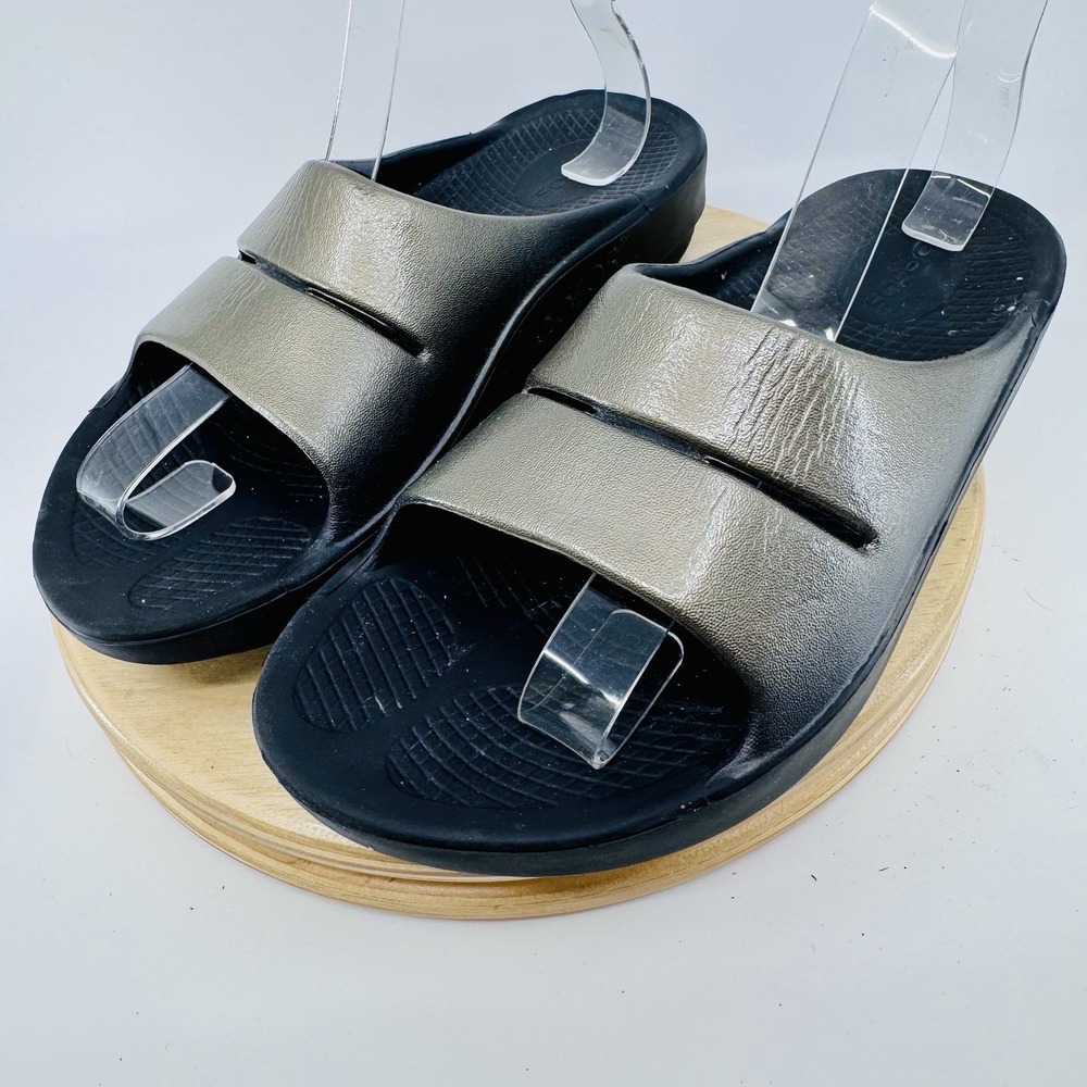 OFOS OOahh Luxe Recovery Slide Sandals‎ Womens 7 Black silver comfort shoes